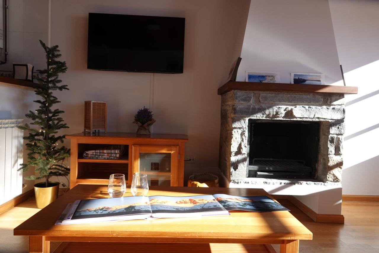 Stone Garaje Cubierto Y Trastero Pirineos360 Apartment ฟอร์มีกัล ภายนอก รูปภาพ