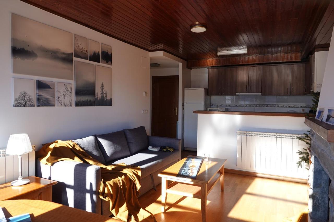 Stone Garaje Cubierto Y Trastero Pirineos360 Apartment ฟอร์มีกัล ภายนอก รูปภาพ