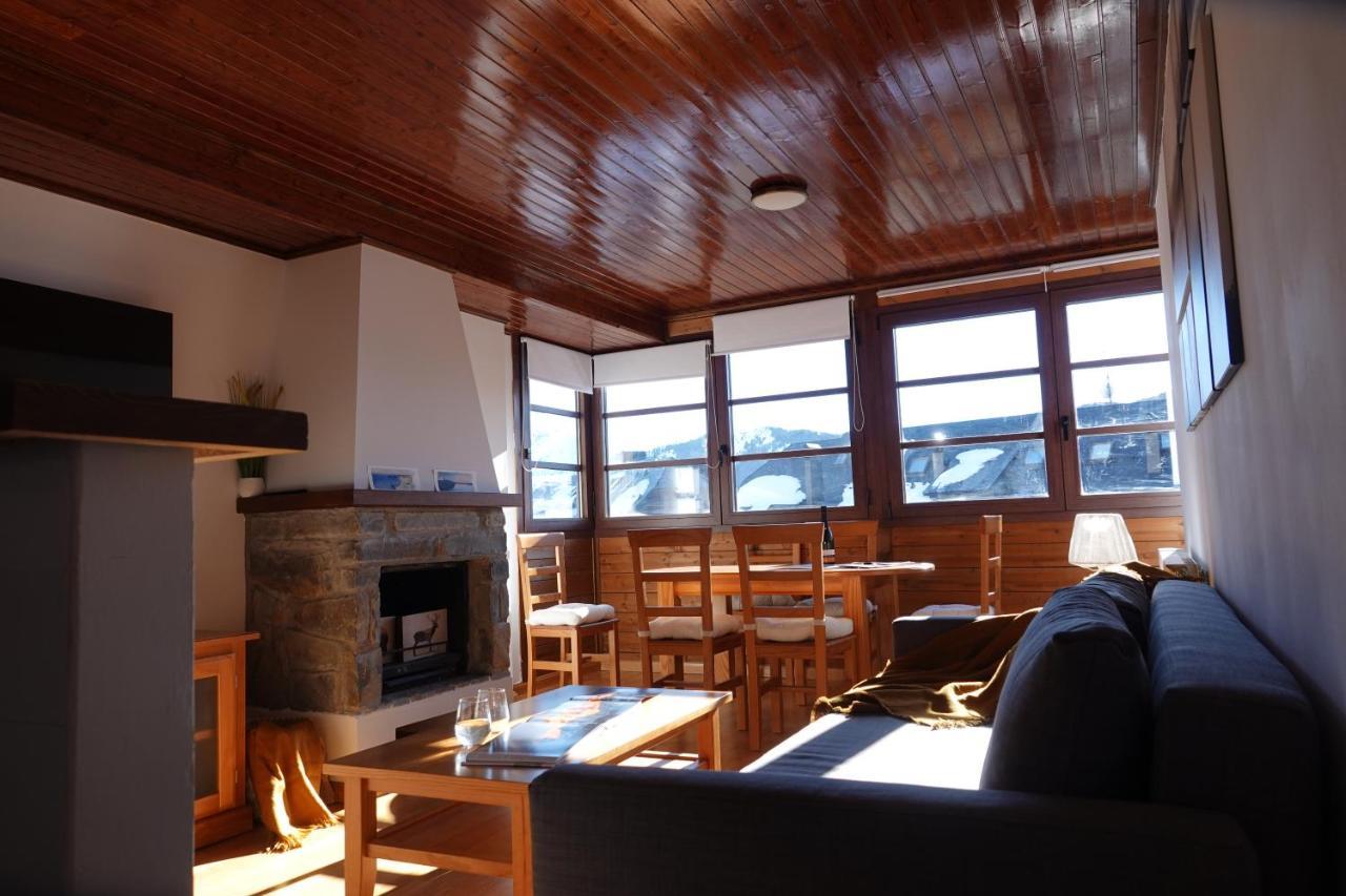 Stone Garaje Cubierto Y Trastero Pirineos360 Apartment ฟอร์มีกัล ภายนอก รูปภาพ